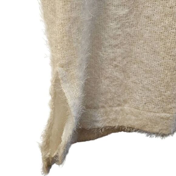 Simple Suzanne Betro white cream fluffy vest Size M - Picture 8 of 9